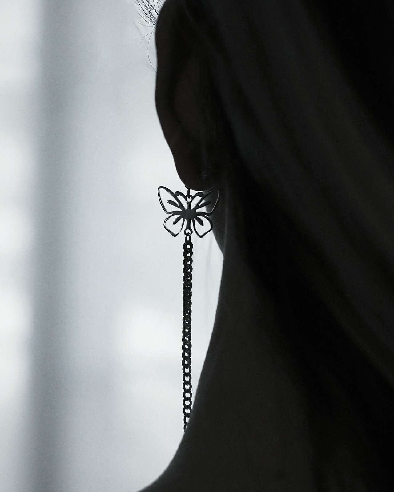 Monora Gothic *Moon Kill* Ohrstecker – 1 Stück in Titan