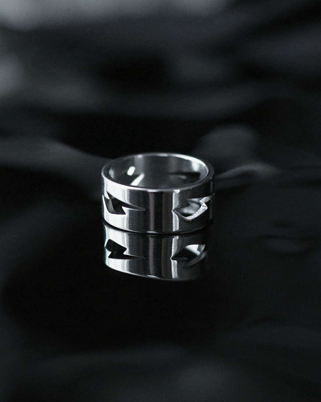 Monora *Lightning Silver* Ring - The Thunderbolt Embrace