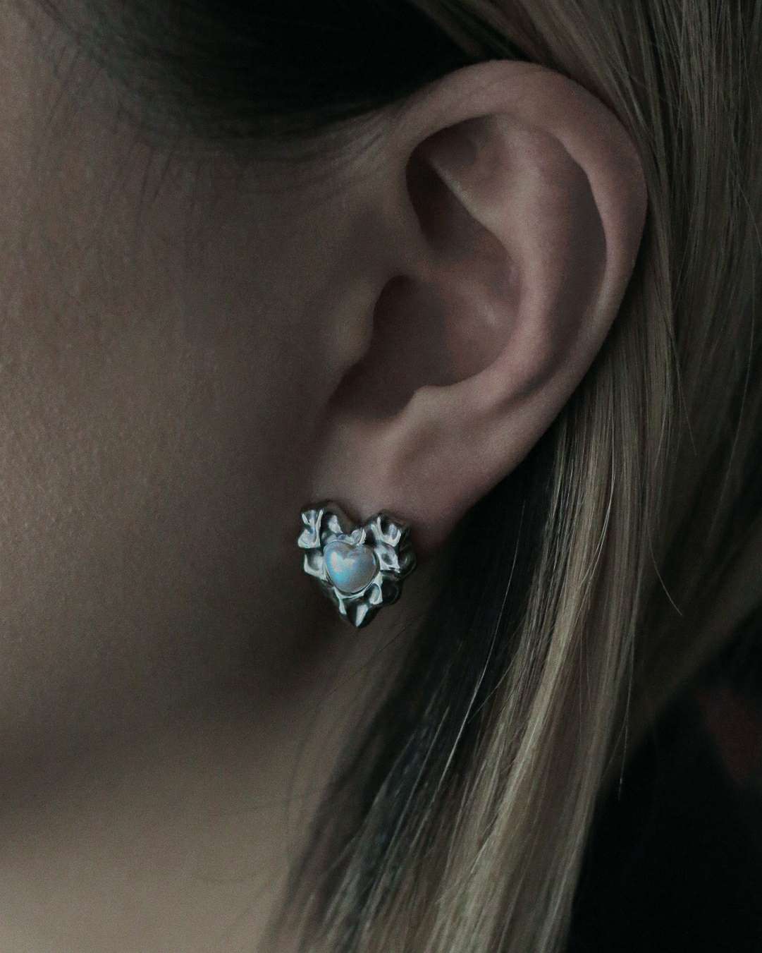 Monora *Creamy Heart* Earring