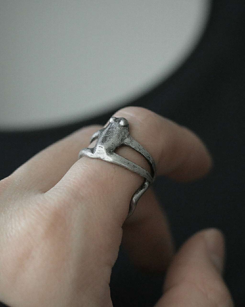 Monora Frog Embrace Ring