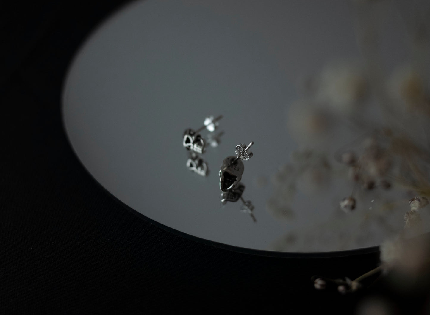 Monora Gothic *Skull Loving Heart* Earring