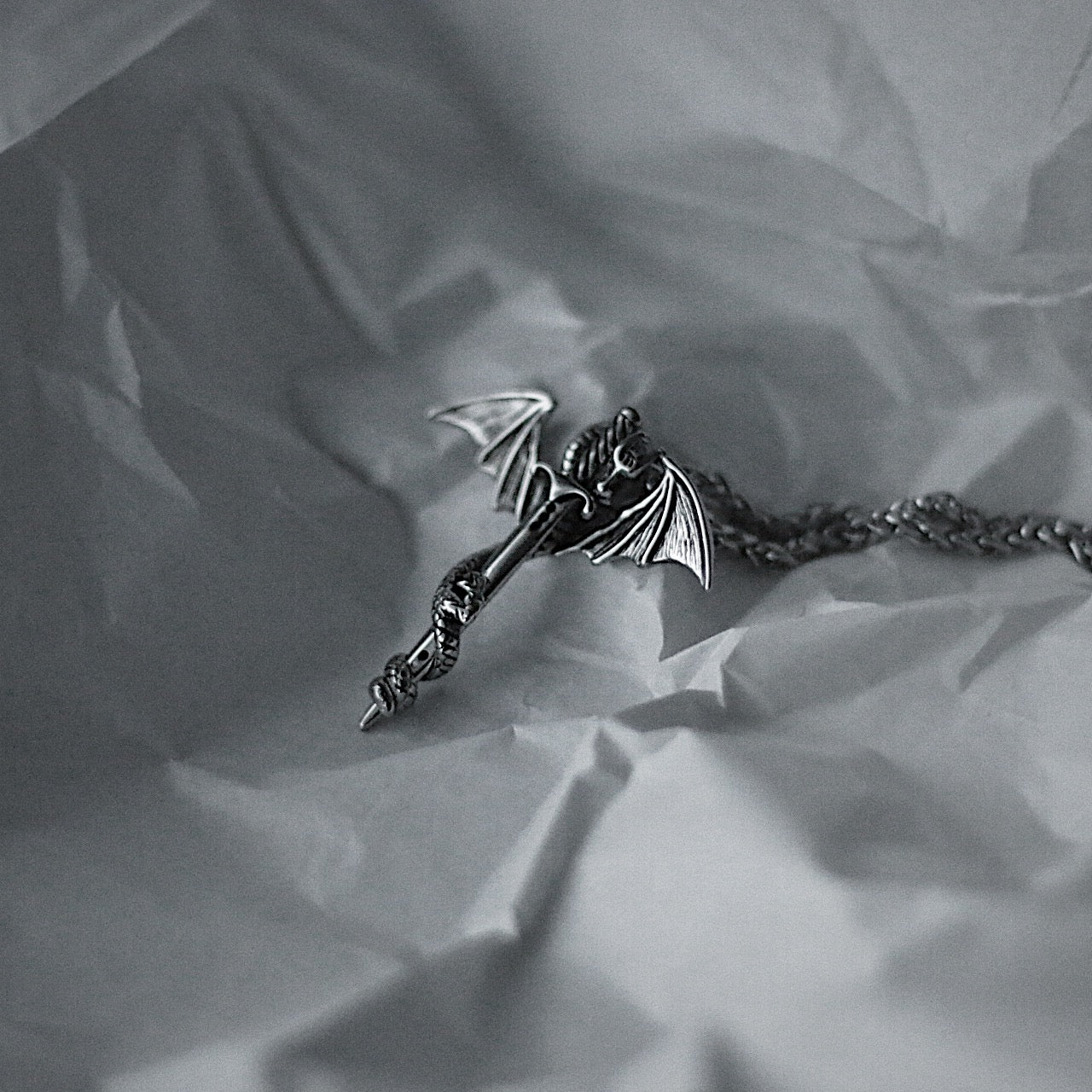 Monora Dark Gothic *Snake Bone* Halskette aus Titanstahl