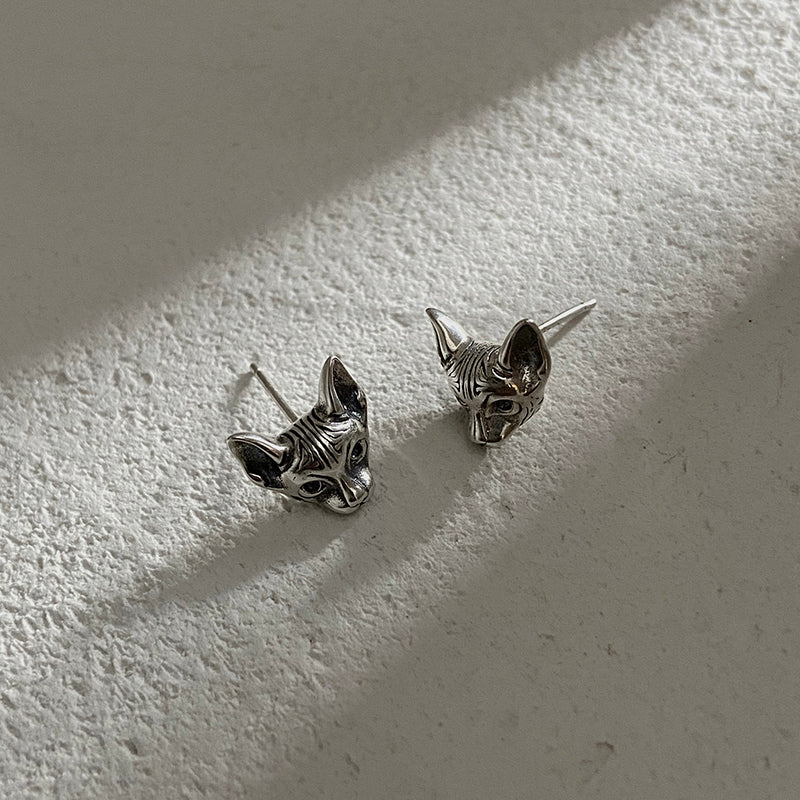 Monora Retro-Centric Sphynx Cat Stud Earring