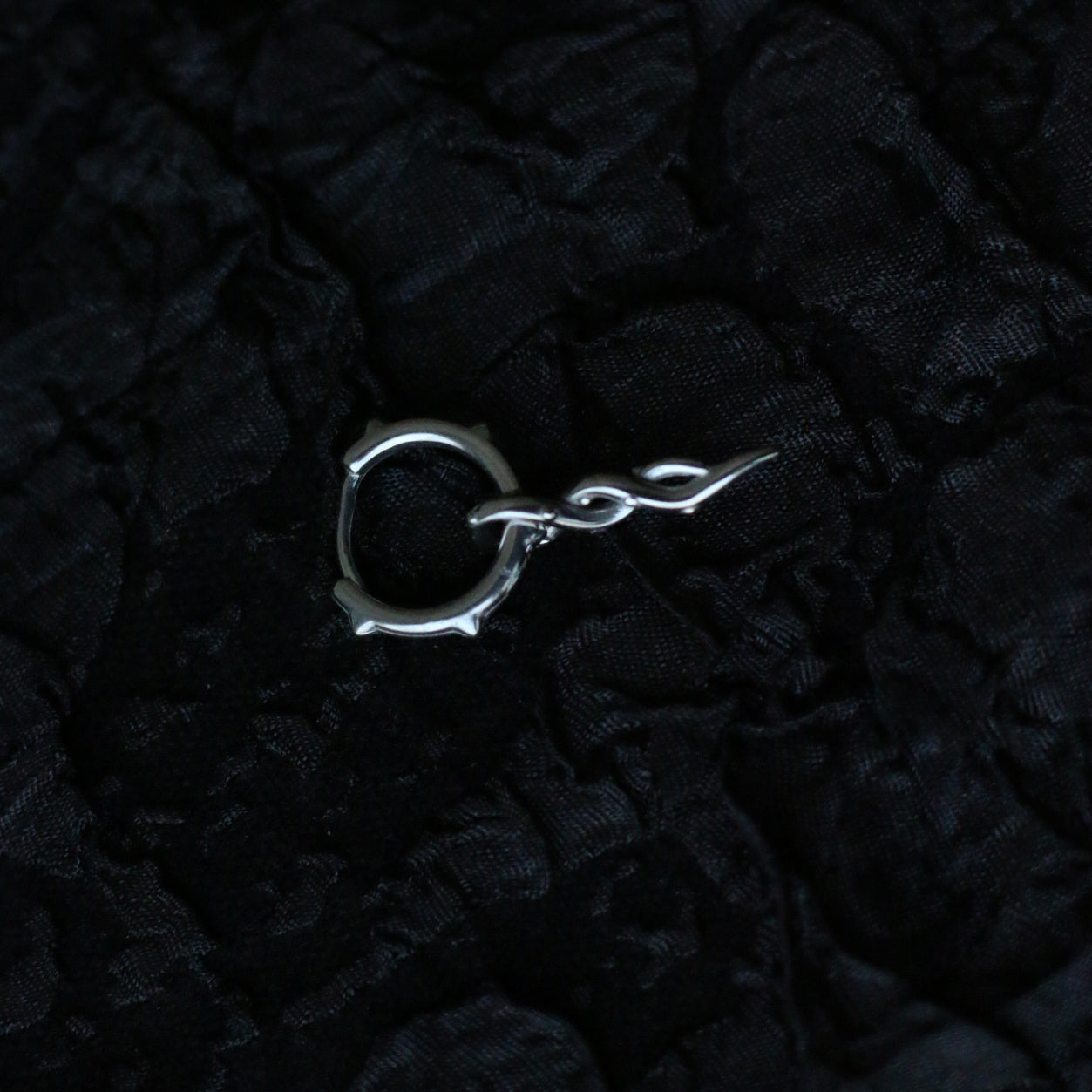 Monora Gothic *Etoile de Mer* Boucle d'Oreille - 1 Pièce en Titane