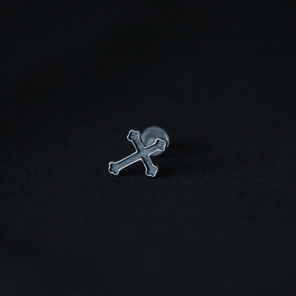 Monora Vintage Vibes: 925 Silver Retro Cross Earrings