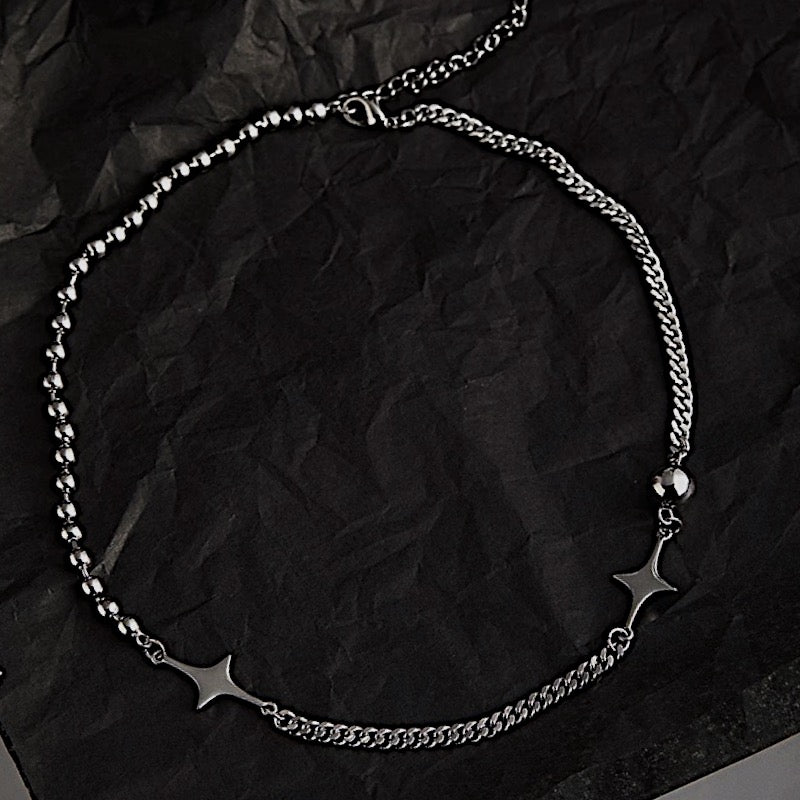 Collier Monora Dark Gothic *Épines* en Acier au Titane