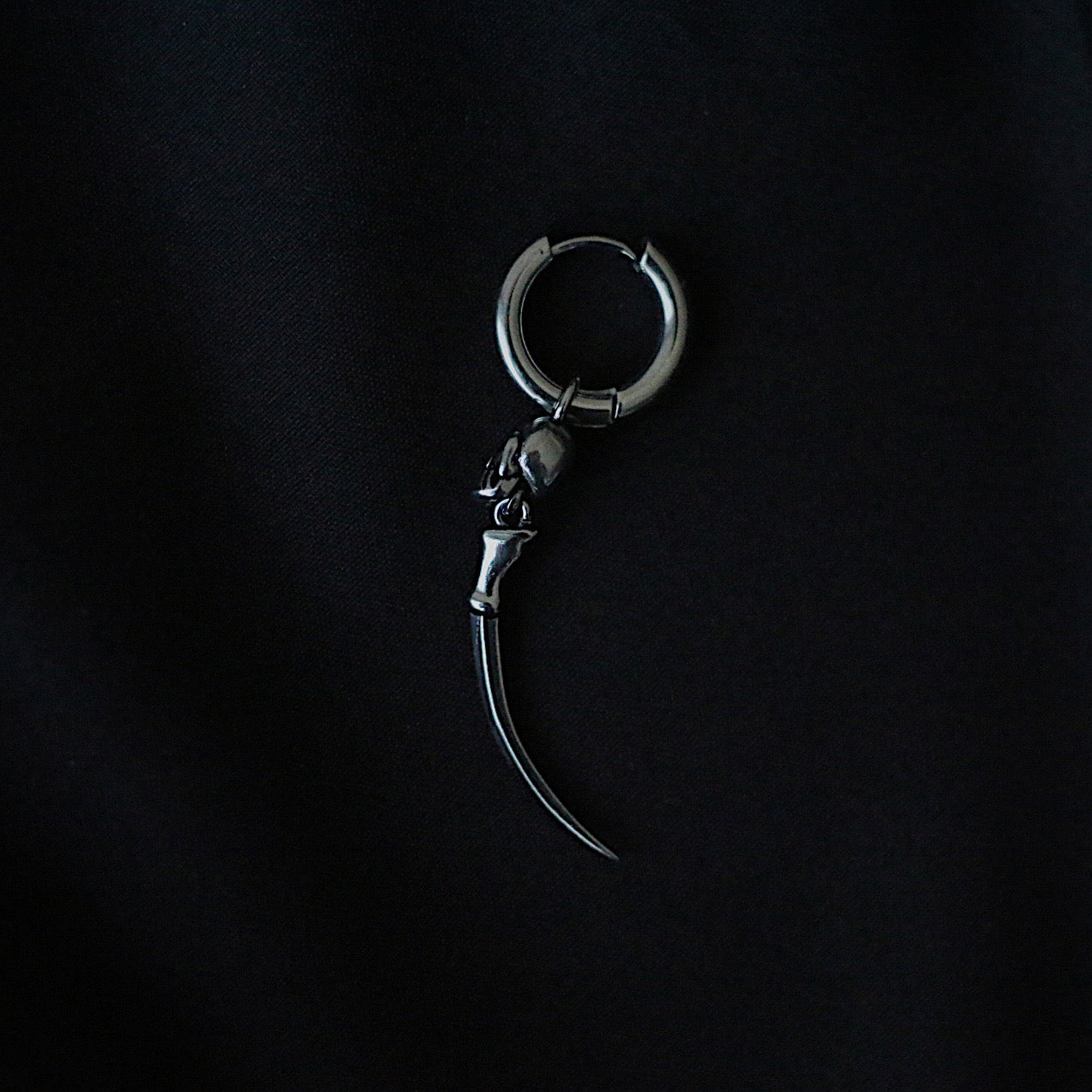 Monora Gothic *Teufelsklaue* Ohrstecker – 1 Stück in Titan