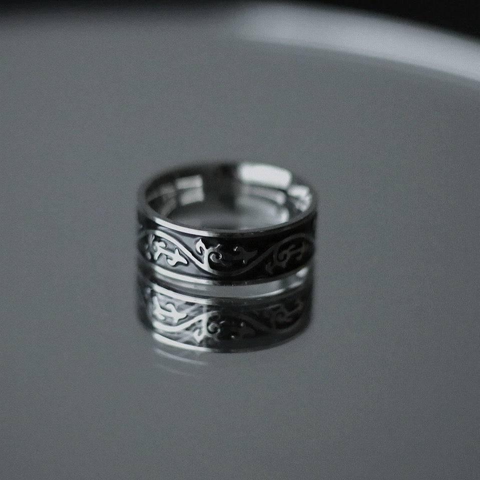 Monora Dark Gothic *Materialism* Ring