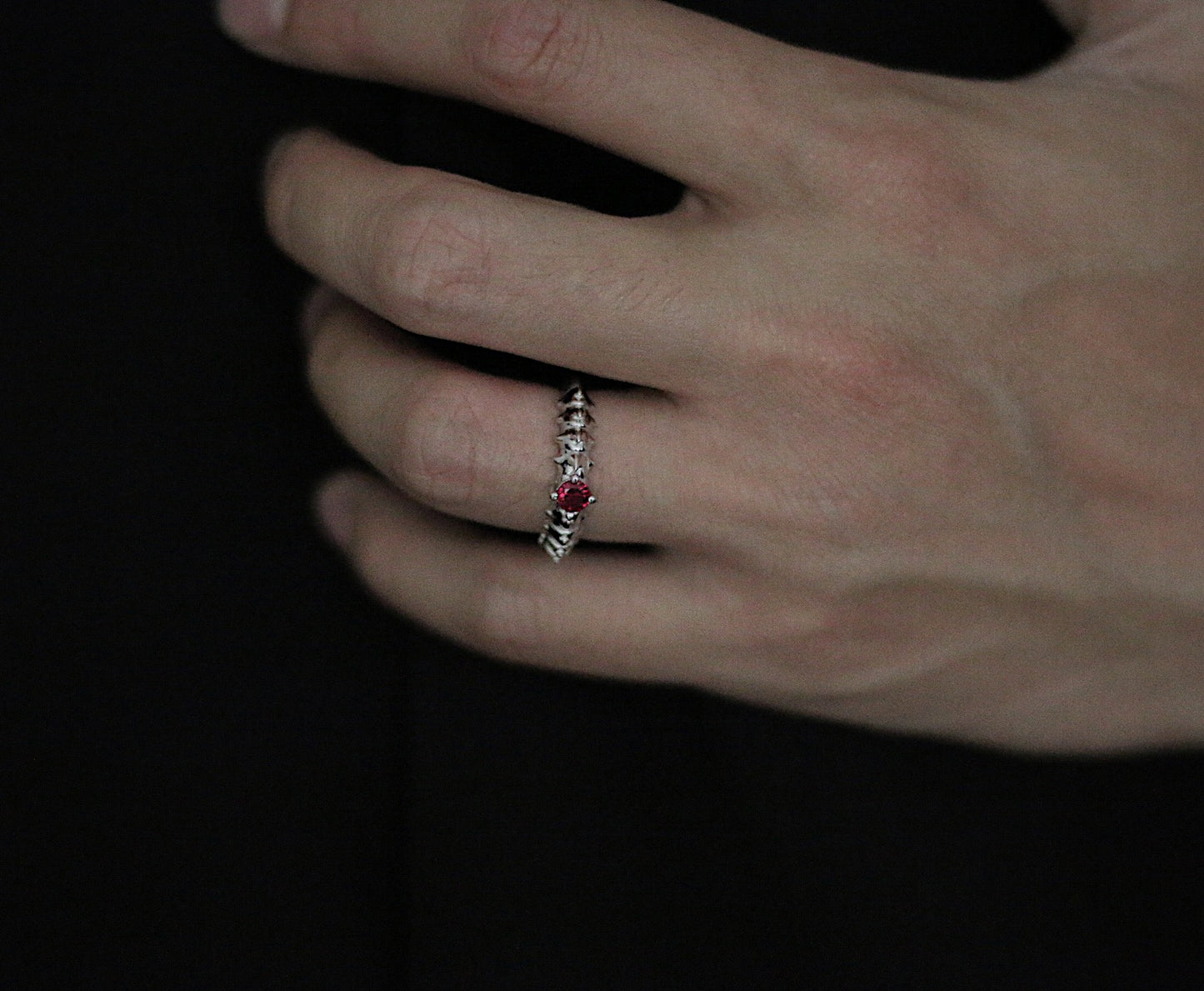 Monora Gothic *The Red Beast* in 925 Silber