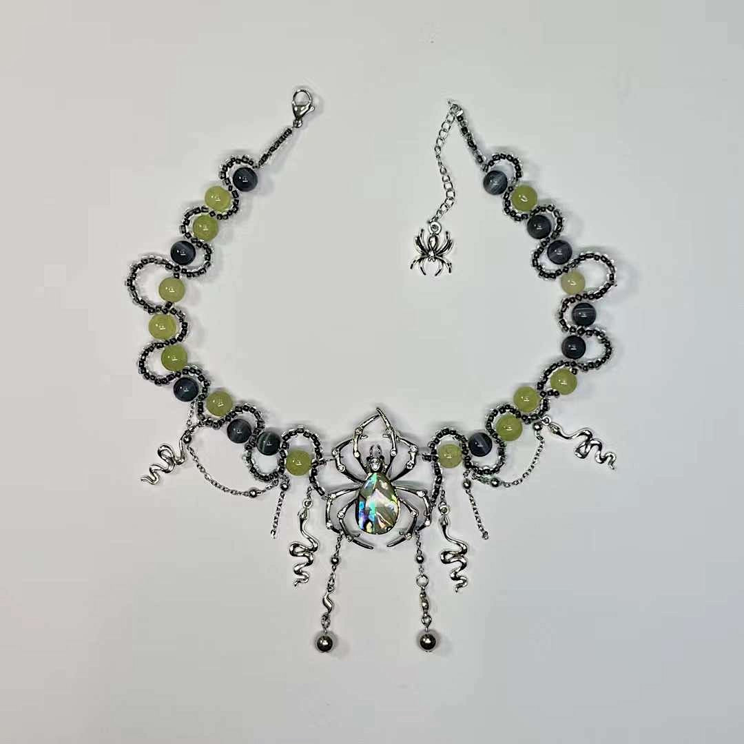 Pendentif Monora Dark Gothic *Naissance* en Acier au Titane