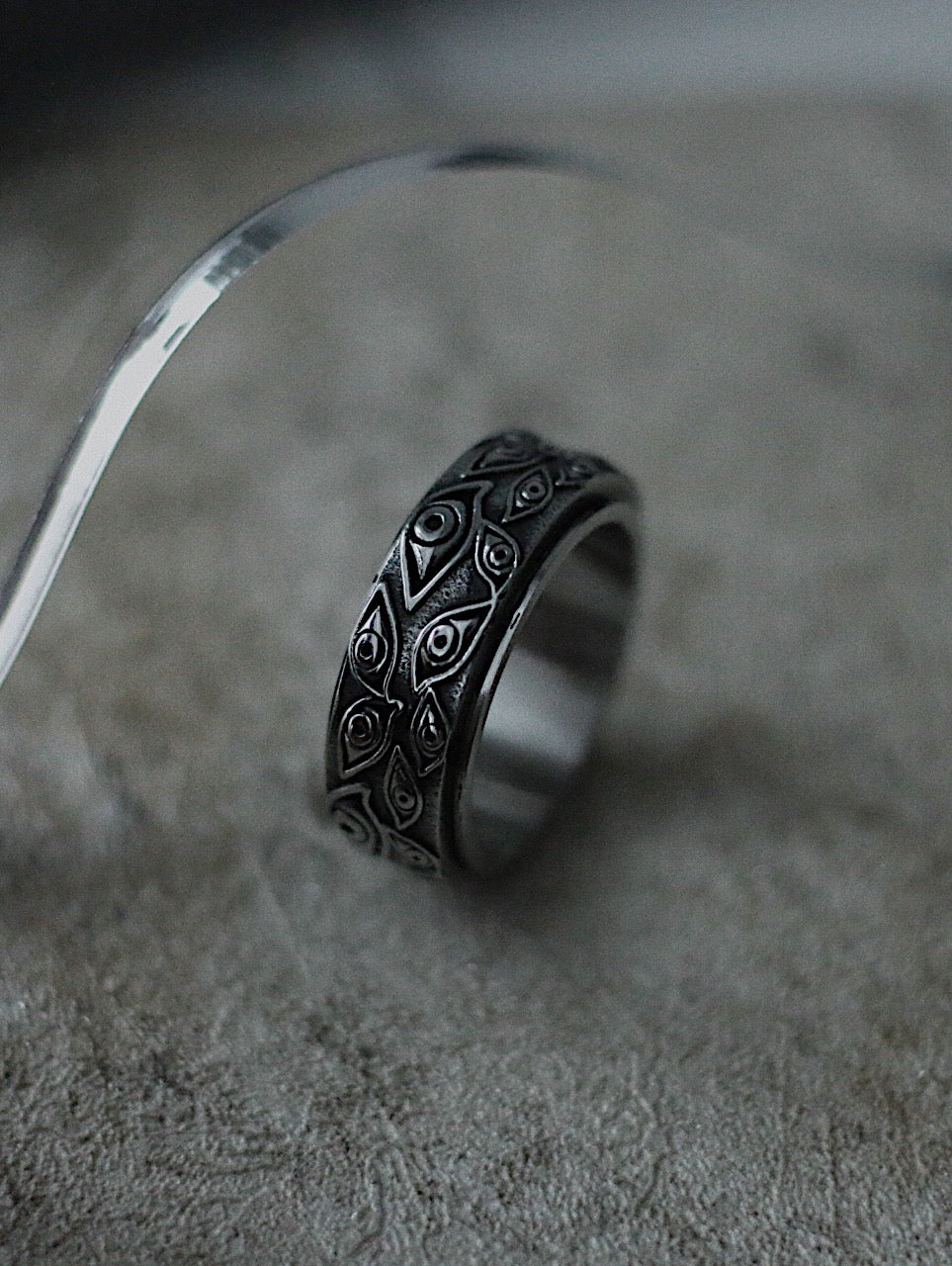 Monora Dark Gothic *Eyes* Ring aus Titanstahl