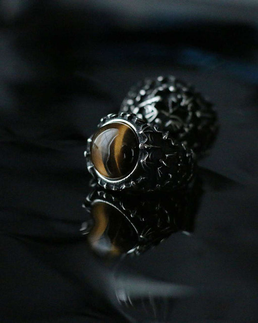 Monora Gothic *Hunting Specter* Ring - Unleash Your Dark Side