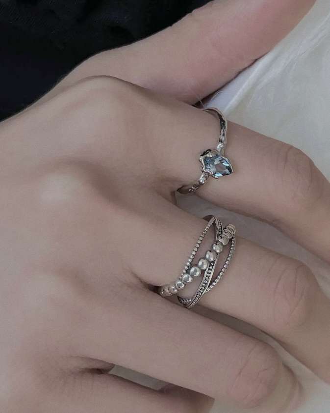 Monora Winter Memory Sapphire Silver Ring