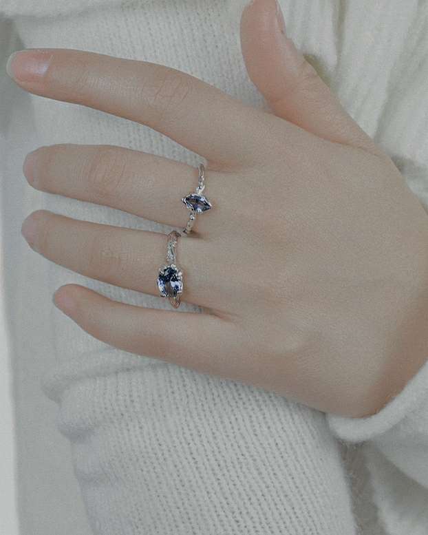 Monora Winter Memory Sapphire Silver Ring