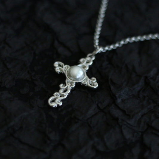 Kopie der Monora Dark Gothic *Pearl Cross* Halskette aus Titanstahl