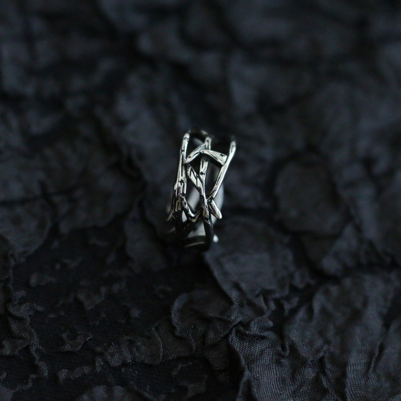 Monora Dark Gothic *Thistles & Thorns* Ring