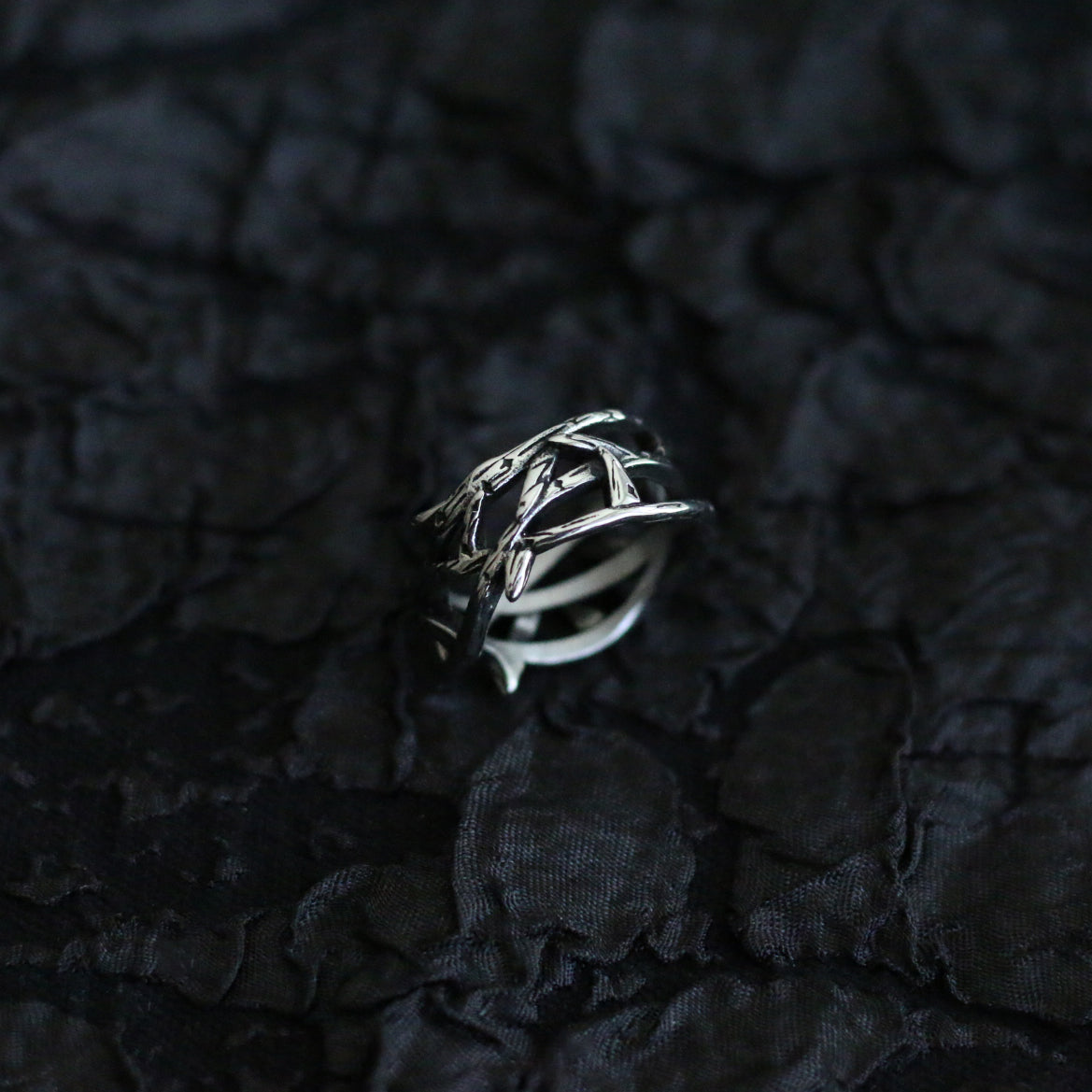 Monora Dark Gothic *Thistles & Thorns* Ring