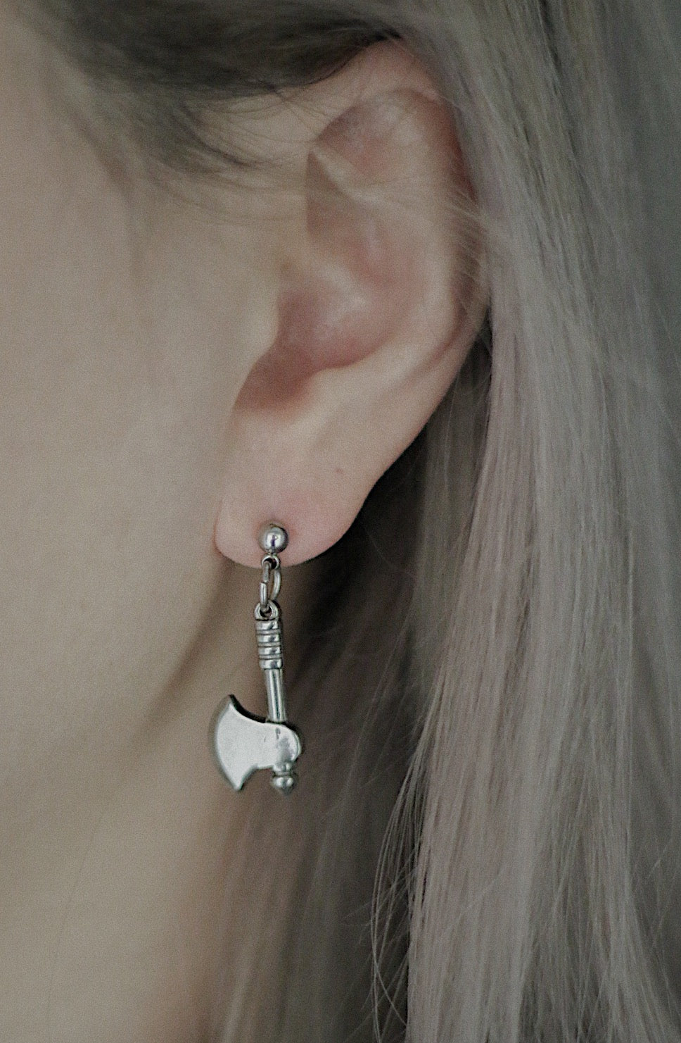 Monora Gothic *Mr.axe* Stud Earring