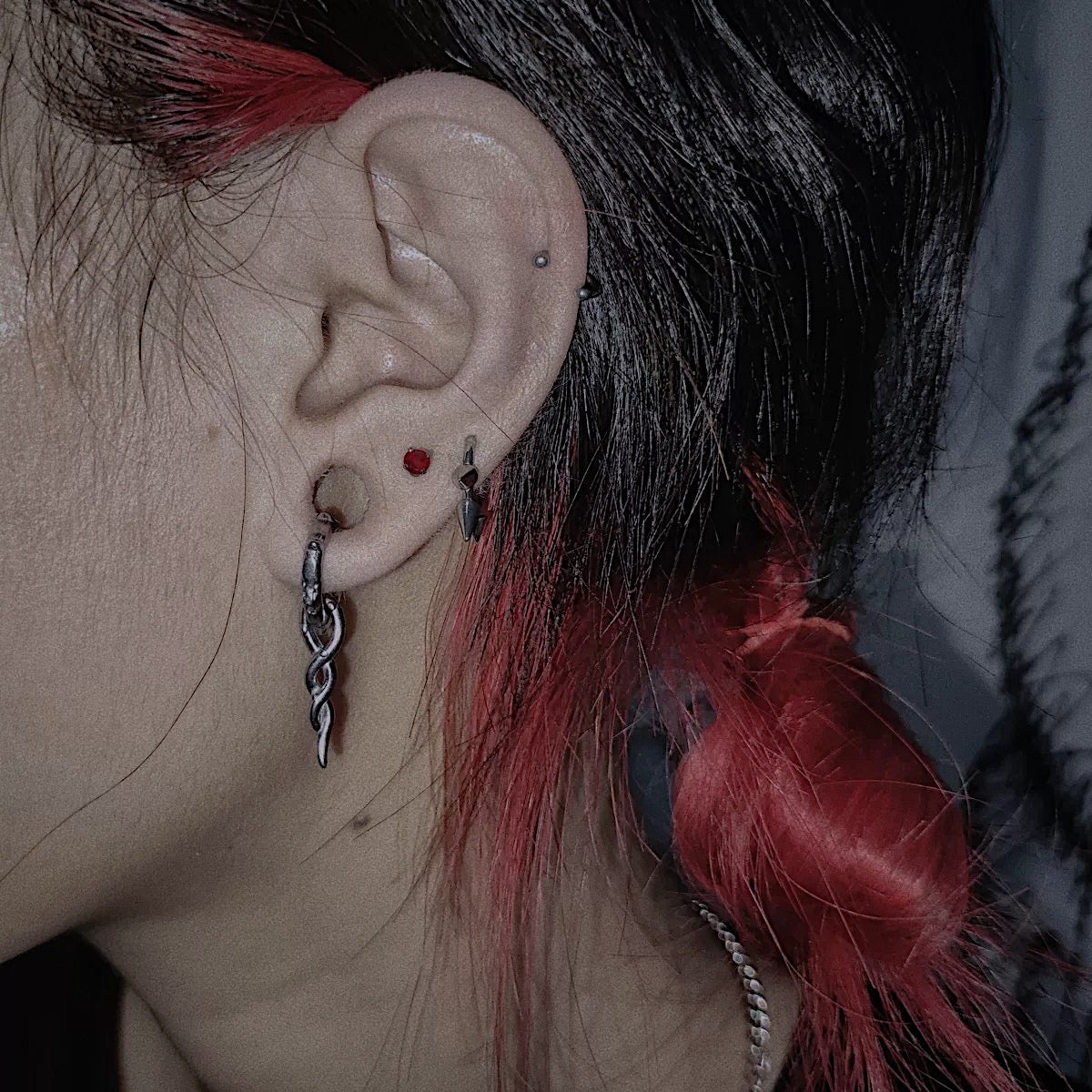 Monora Elegance in Edginess: Gothic Thorn Spiral Earrings