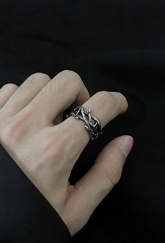 Monora Dark Gothic *Thistles & Thorns* Ring