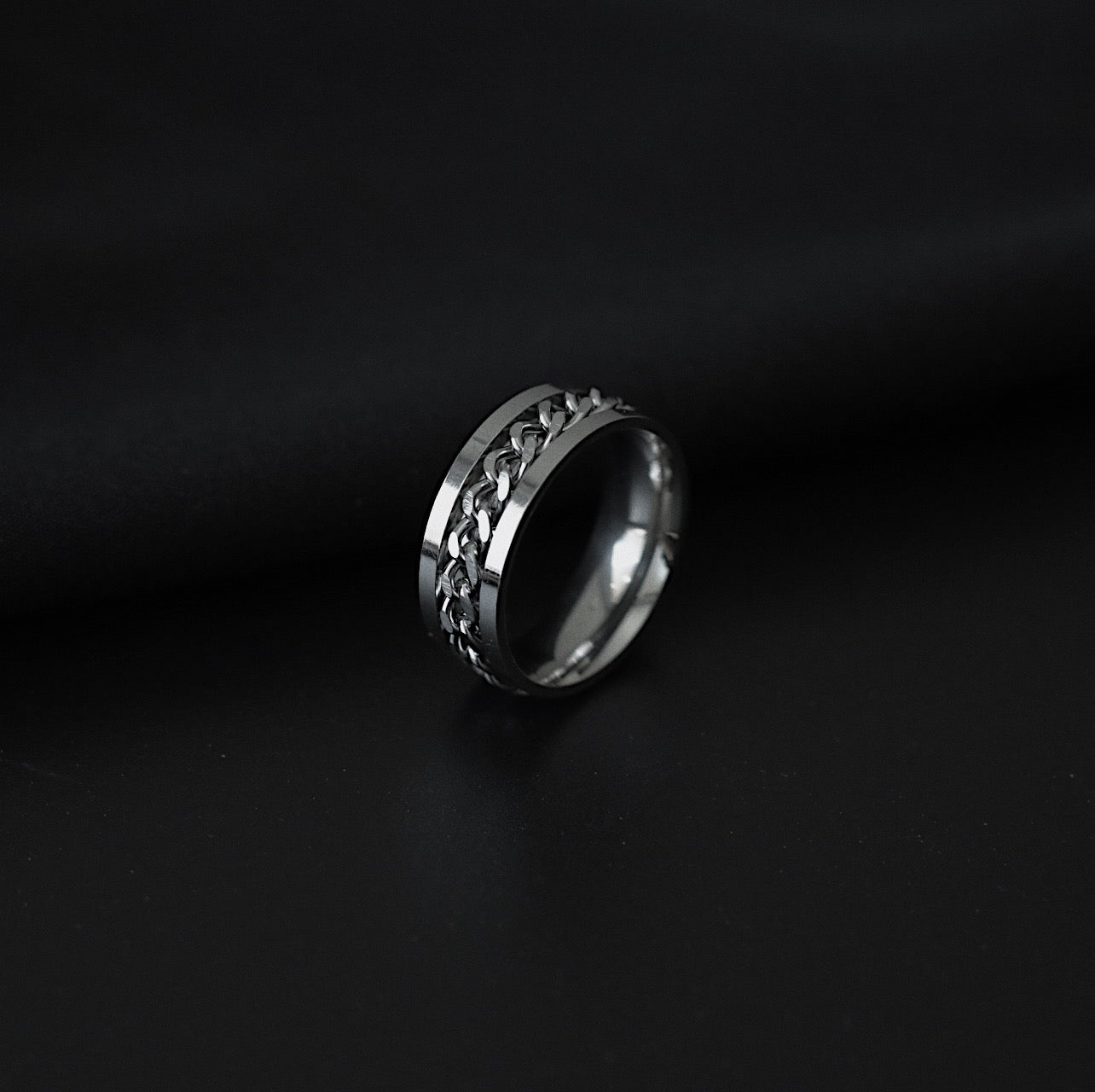 Monora Dark Gothic *Link-Cycle-Silver* RIng