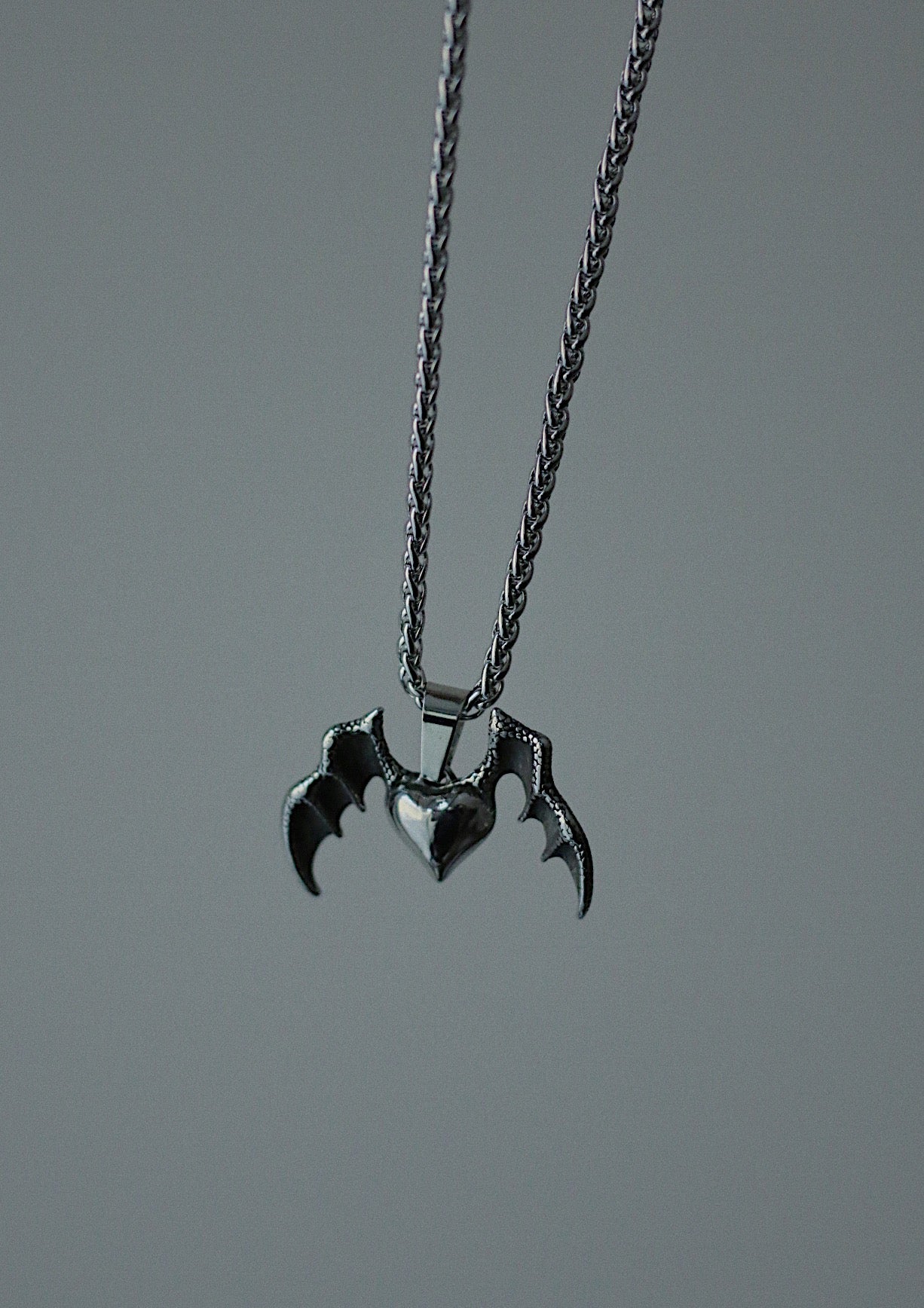 Pendentif Monora Dark Gothic *Cold Heart* en Acier au Titane