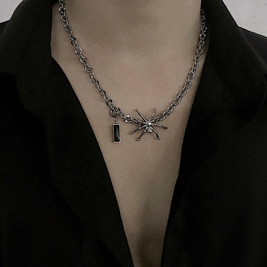 Collier Monora Dark Gothic *Grande Croix* en Acier au Titane