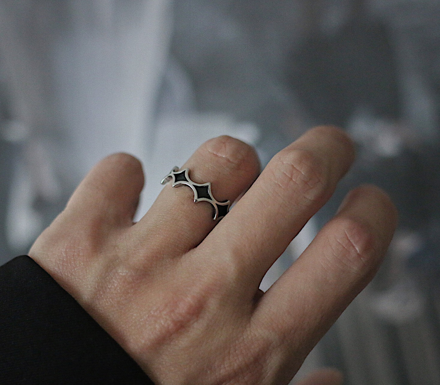 Bague Monora Dark Gothic *Etoiles Noires* en Titane