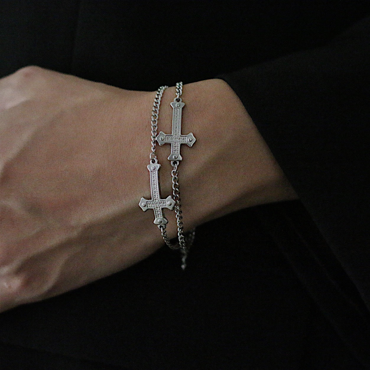 Bracelet Monora Dark Gothic *Double Croix* en Titane