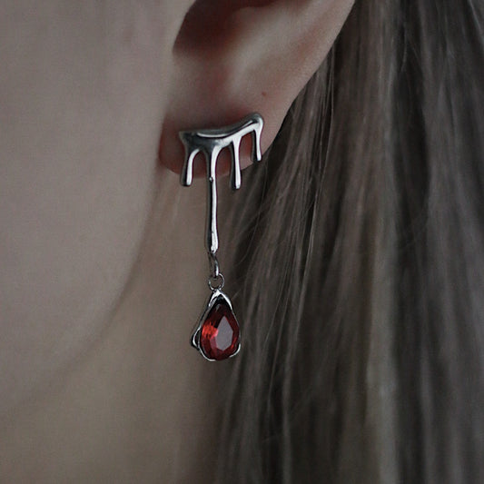 Monora Gothic *Scarlet Witch* Stud Earring - 1 Piece in Titanium Steel