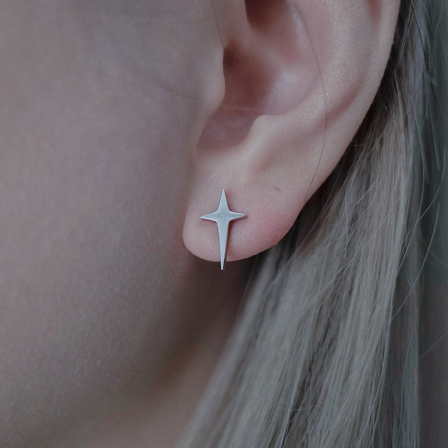 Monora Gothic *The South Star* Stud Earring - 1 Piece in Titanium Steel