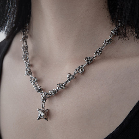 Collier Monora Dark Gothic *Grande Croix* en Acier au Titane