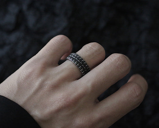 Monora Dark Gothic *Keel* Ring
